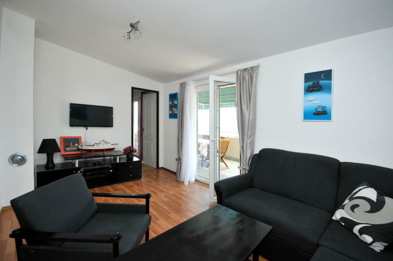 Apartment Sandra Trogir Exterior foto