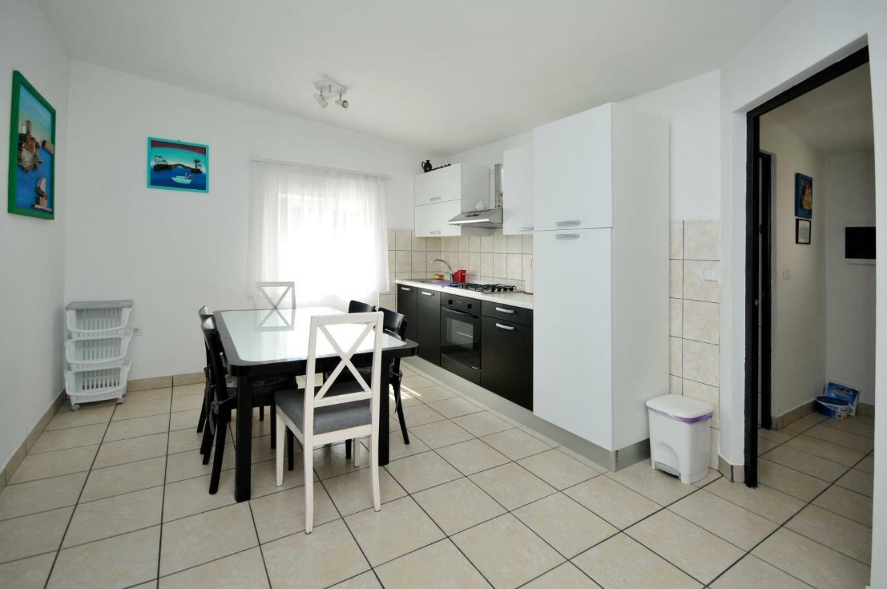 Apartment Sandra Trogir Exterior foto