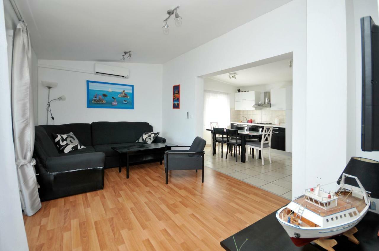 Apartment Sandra Trogir Exterior foto