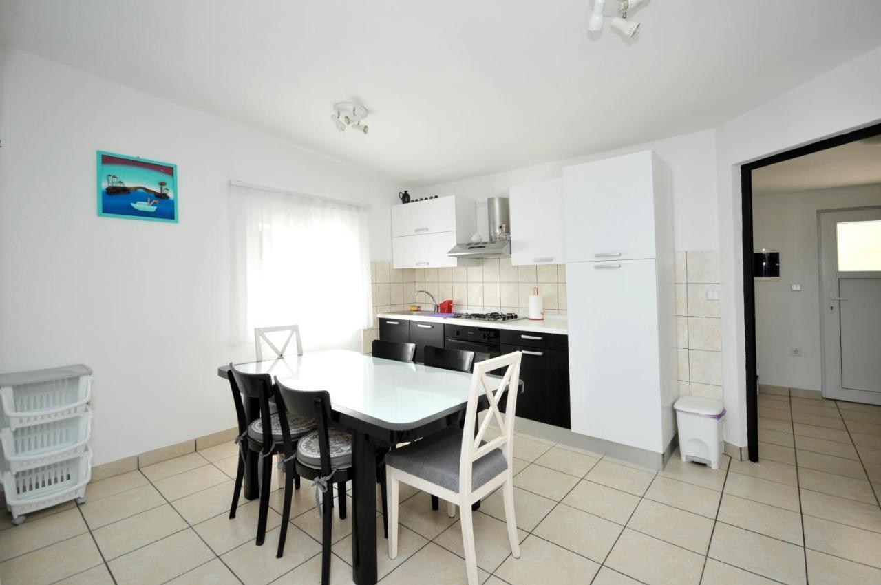 Apartment Sandra Trogir Exterior foto