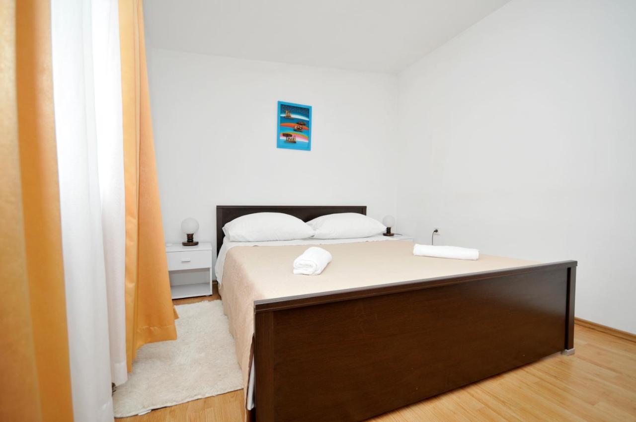 Apartment Sandra Trogir Exterior foto