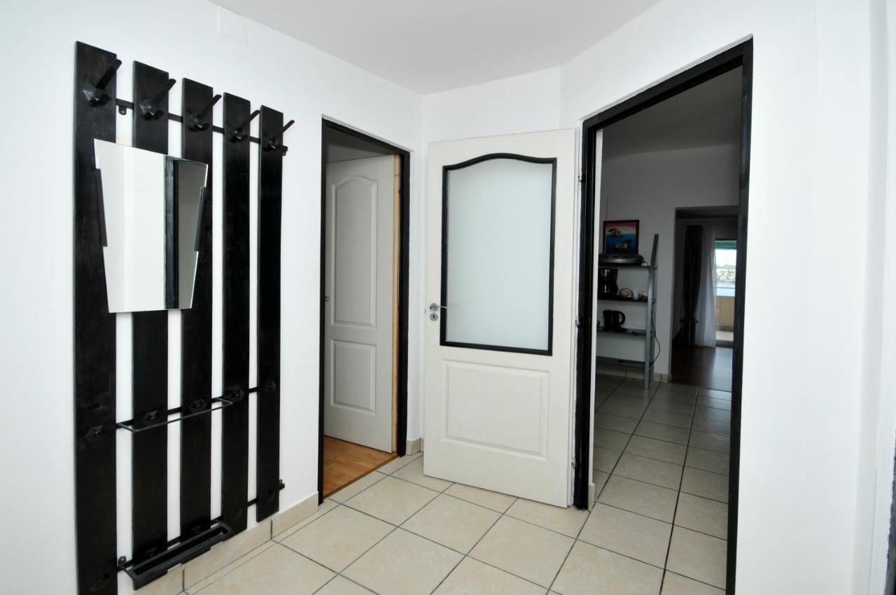 Apartment Sandra Trogir Exterior foto