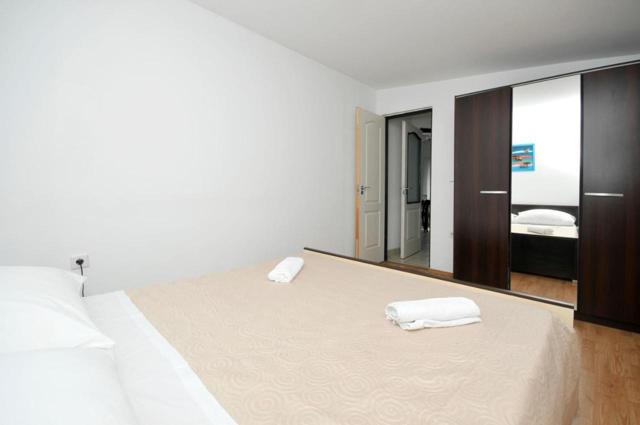 Apartment Sandra Trogir Exterior foto